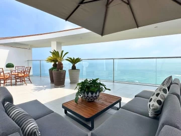 Penthouse de lujo en Miraflores frente al mar en Malecón 28 de Julio