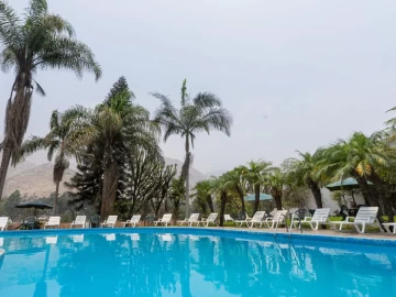 Oportunidad Inigualable de Inversión en Chaclacayo — Hotel + Terreno