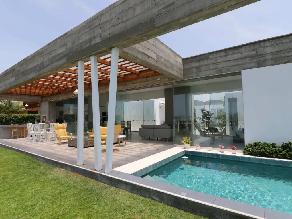 Moderna casa en Asia en el exclusivo condominio Asia Golf Club
